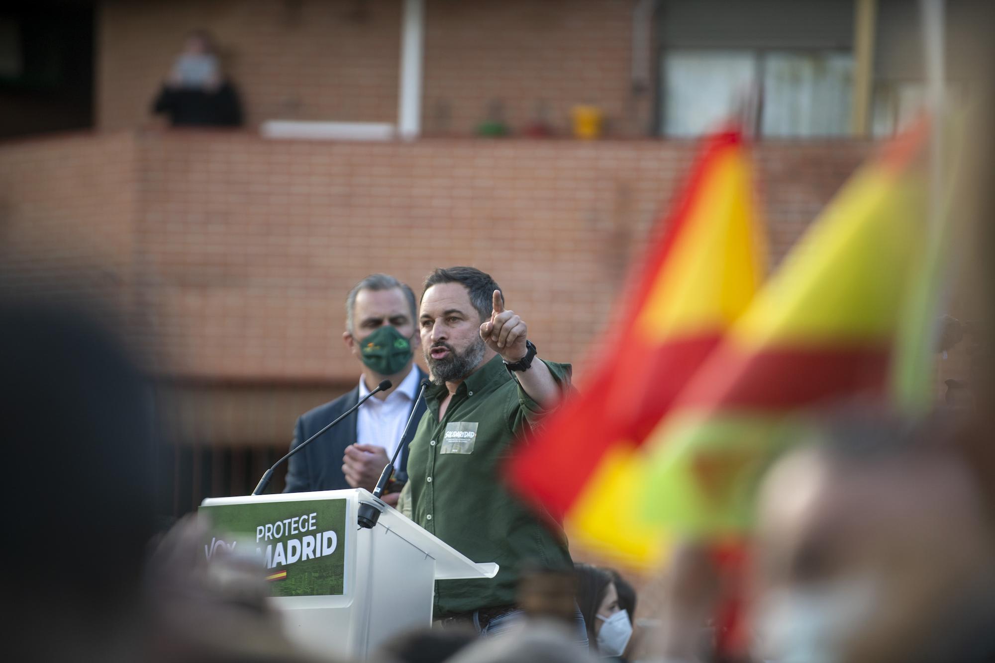 Mitín de Vox en Vallecas y carga policial - 17